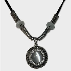 NWT Pendant Necklace